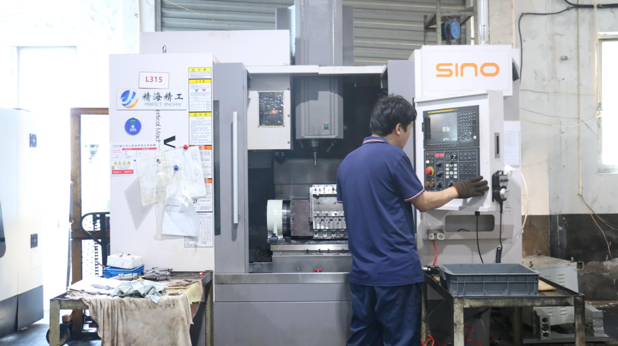 Workshop machining station